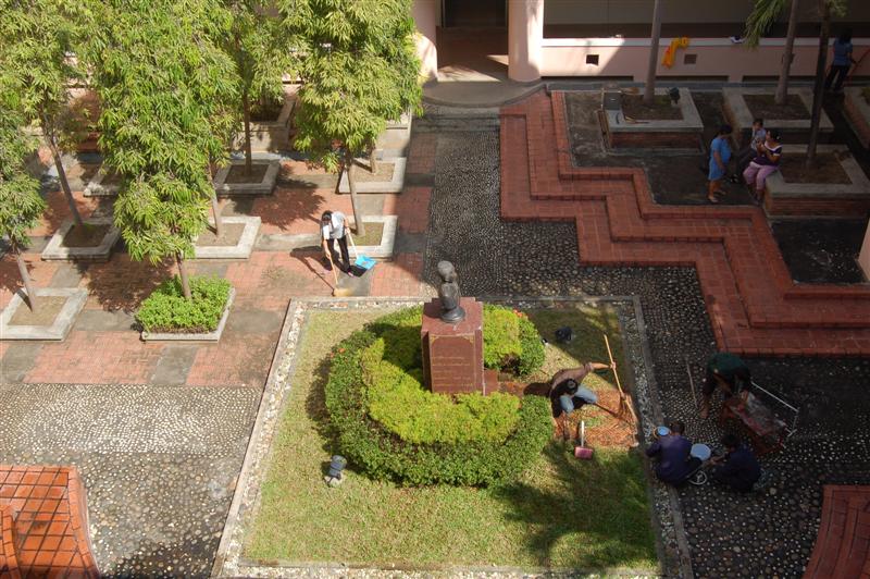 ../Picture/2552/DSC_0042 (Medium)(2).JPG